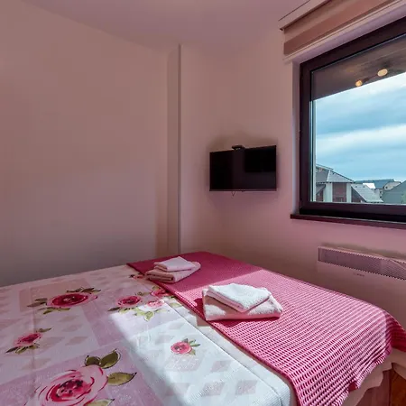 Lux Odiseja - Sa Garazom Apartment
