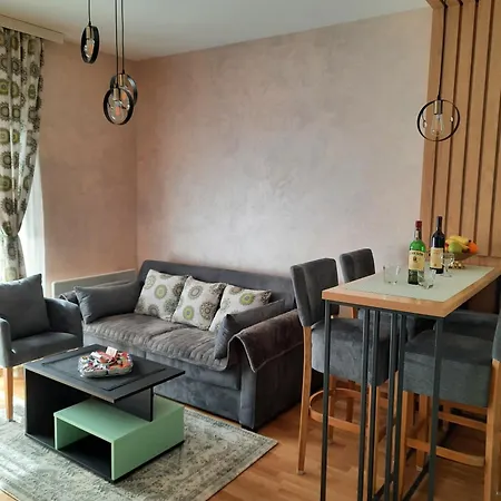 Lux Odiseja - Sa Garazom Apartment *
