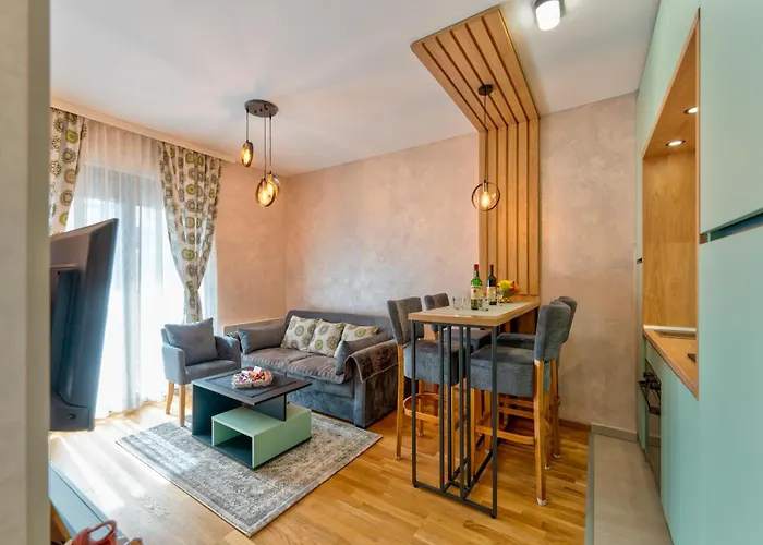 Lux Odiseja - Sa Garazom * Zlatibor