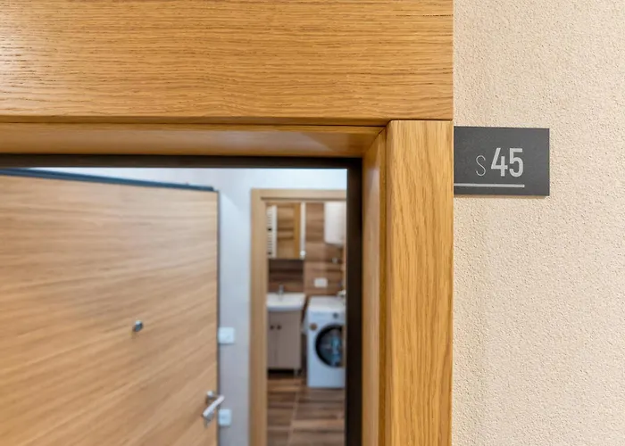 Lux Odiseja - Sa Garazom Zlatibor