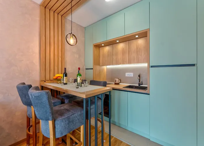 Lux Odiseja - Sa Garazom * Zlatibor