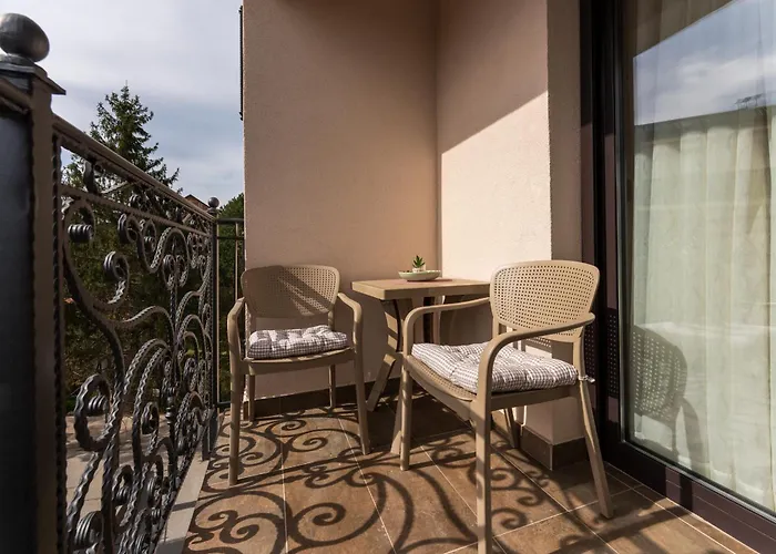 Lux Odiseja - Sa Garazom *